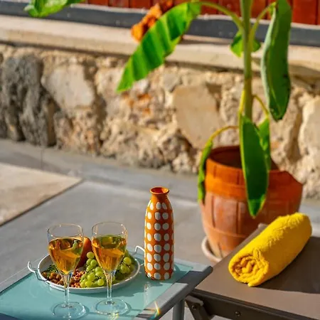 Kaya Kalamar Apartment