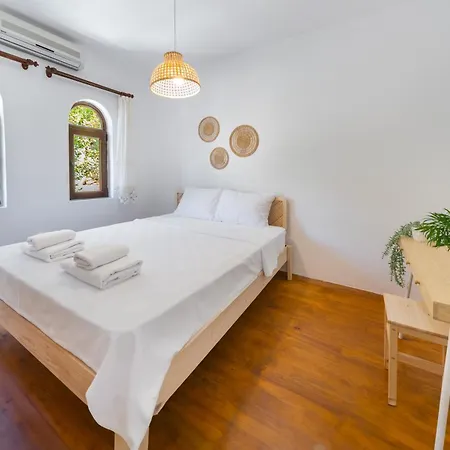 Kaya Kalamar * Kalkan